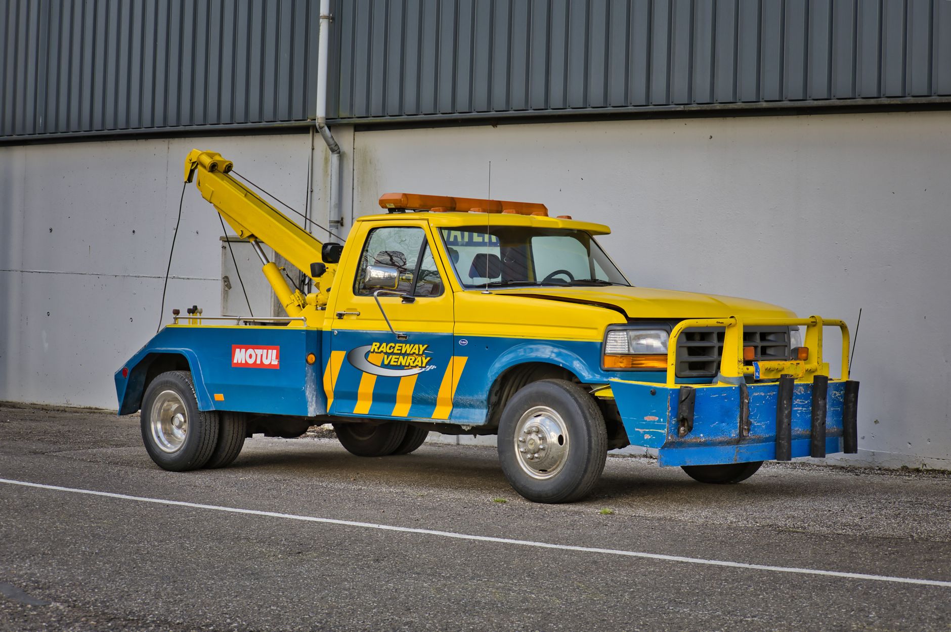 Remorquage Voiture équipe à Thiais